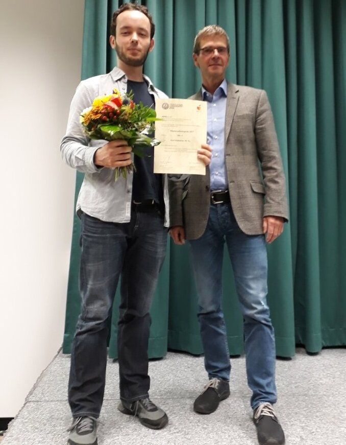 Auszeichnung im Rahmen der Mitgliederversammlung am 09.11.2017 (v.l.n.r.): Karl Köhnlein und Prof. Dr. Michael Glei