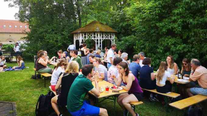 APFEL-Sommerfest im Garten des Instituts für Ernährungswissenschaften